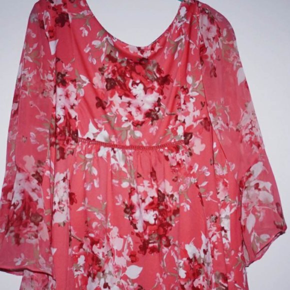Salmon color floral blouse - Picture 1 of 3